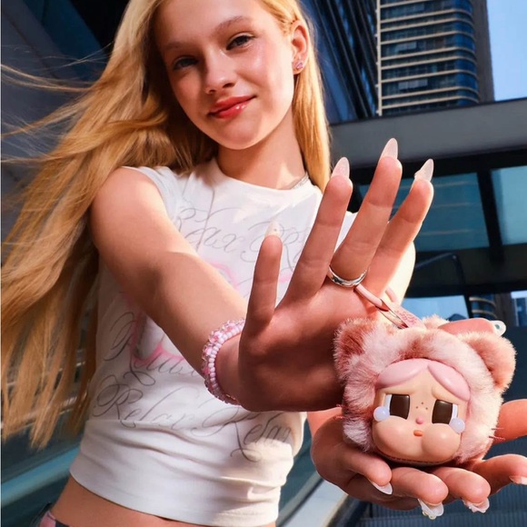 Neon Cutie - Crybaby - Picture 4 of 5